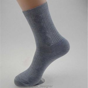 Großhandel - 10 Stück = 5 Paare/Los Fabrikpreis Anti-Bakterien Anti-Geruch Männer bequeme Bambusfaser Männer Socken Männer Kleidung