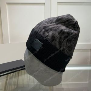 Designer beanie monterad hatt mode brev mäns och kvinnors avslappnade hattar faller och vinter högkvalitativ ull stickad keps kashmir kepsar ullblandning hatt beanie casquette