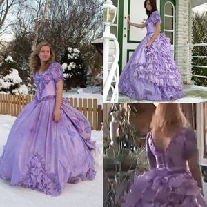 Vintage Victoria Prenses Lilac Quinceanera Elbiseler Katmanlı Bustle Balo Gown Tatlı 16 Elbise KIZ KIZ KIZ PARTI ÖZEL TESİSE GOWNS PUBLY LUXURY VESTIDO DE 15 ANOS