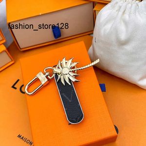 Luxury designer keychain coconut tree and skateboard elements combination fashion trend metal key chain bow car pendant metal fashion personality creative 68MK