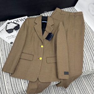 Pantaloni a due pezzi per abito da donna firmato Pantalone lungo Abiti da lavoro formali Cappotti di lana da donna Capispalla Un set di vestiti SML