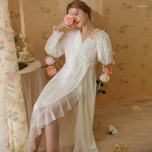 Kvinnors sömnkläder fancy nattklänning kvinnor 2023 Autumn Cotton Nightwear French Retro Princess Style Long Dress White Color FG605