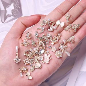 Nail Art Decorations 50Pc Random Luxury Dangle Jewelry Heart Bowknot Mixed Style 3D Charms Tassel Design Alloy 230927