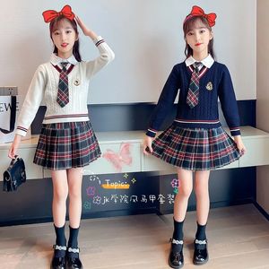 女の子のための服のセット学校制服のツインセット子供衣装の子供たちのスーツプレッピーセータースカートスカート服のティーンエイジャーの子供用服230927