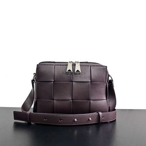 Elegante 2023 clássico sacos crossbody senhora nova cassete bolsa de ombro botteega designer saco minimalista grande câmera tecida dupla fechamento nvkx