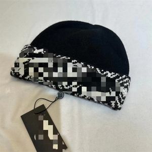 2023Designer'ın Sınırsız Urinal Şapkası Lüks Kış Şapkası Kadın Kulağı Koruma Sıcak Rüzgar Geçirmez Şapka Moda Sıradan Şapka Açık Seyahat Kayak Giyim Giyim-Dayanıklı