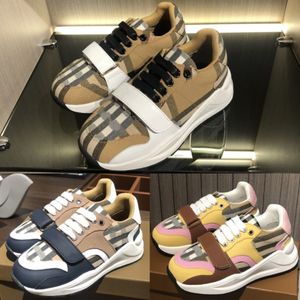 Barn sneakers vintage småbarnskor pläden casual löpande pojkar flickor barn läder tränare ungdom barn checkar sneaker arkiv Biege vit svart brun rosa