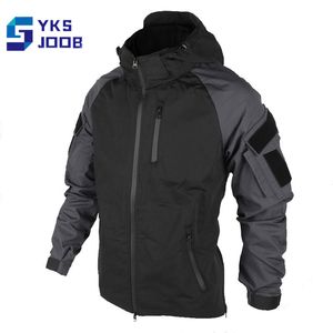 Utomhusjackor hoodies Mens Tactical vandringsjacka Spring Autumn Löstagbar hoodie MultiCocket Outwear Camping Teking Military Man 230926