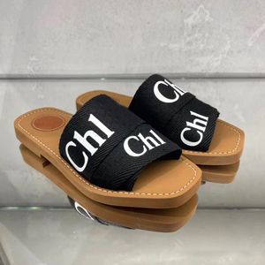 2024 Nya Woody Platform Shoes Sandale Mule Hotel Beach Chloee Luxury Designer Slipper Canvas Sliders Beach Flat Sandal Inomhus Kvinnor Mens Outdoor Casual Shoe Slides