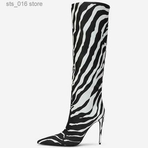 Stiefel 2022 Winter Damen neue spitze superhohe dünne Ferse Zebraärmel grüner Stein sexy kniehohe Stiefel T230927