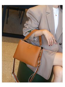 2024 Hot Women Fashion Bag axelväskor Designer Handväska quiltad läder iCare Tote Designers Big Purse Gaby Handbags Luxury Shopper Bag med plånbok