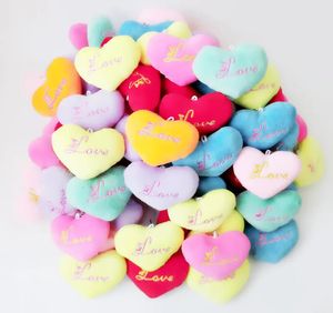 Peluş Anahtarlıklar 50 PCS/LOT Çok Renk Mini Kalp Peluş Anahtarlıklar Süper Yumuşak Sevimli Kalpler Dolls Küçük Hediye Düğün Küçük Kolye Noel Ağacı 230927