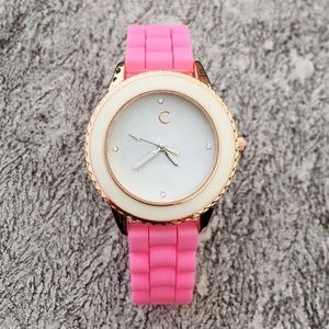 Masowa marka dla kobiet dziewcząt miękki silikonowy pasek kwarcowy zegarek na nadgarstek CH012127