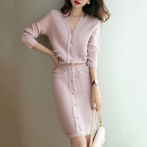 Arbeit Kleider 2023 Frauen Frühling Herbst Gestrickte Pullover Strickjacke Und Röcke 2 Stück Sets Koreanische Weibliche Quaste V-ausschnitt Zwei Stück set R643