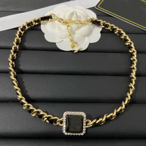 Hängande lyxhalsband Ny designer pärlhalsband guldlegering örhängen bröllop engagemang gåvor modeserie smycken smycken