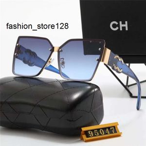 Designer Sunglasses For Women and Men Cat Eye Model Special UV 400 Protection Letters Leg Big Frame Outdoor Women Sunglasses Mens Protective Eyewear 95047 YVJO