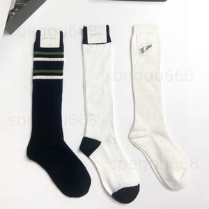 Фирменные длинные носки Классические дизайнерские модные носки с вышитым логотипом Влагоотводящие дезодорирующие носки из чистого хлопка, мужские и женские длинные носки