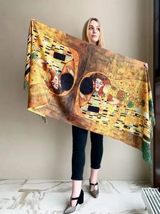 Scarves Gustav Klimt's Oil Painting Cashmere Scarf Women Spring Der Kuss Print Pashmina Shawl Ladies Autumn Wrap Designer Cape Blanket 230927