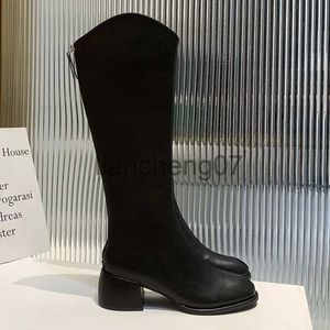 Stövlar 2023 Ny vinterstil med Fleece Medium Chunky Heel Knight Boots Women's High Tube tunnare High Heel Shorty Long Boots X0928