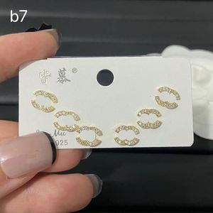 Orecchini pendenti a cuore da donna Orecchini pendenti in cristallo placcato oro nuovo autunno Designer di marca di lusso Regalo d'amore Design di gioielli per donne Orecchini con lettera di alta qualità