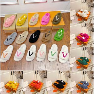 Women sandals Fur Slippers Designer Trendy Furry Sandals Ladies Fluffy Shearling Sheep Slides Wool Flats Fuzzy Soft Warm Slippers Winter Home Outdoor Mules