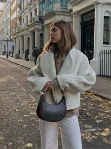 Kadın Yün Karışımları Kadın Beyaz Yün Kırpılmış Üst Ceket V Boyun Uzun Kollu Kırış Karterdi Ceket Sonbahar Kış Moda Kadın Sokak Giyim 230927