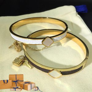 Классические дизайнерские браслеты для женщин, браслет с замком с цветами, женский браслет из нержавеющей стали, кожаный ювелирный подарок с коробкой257J
