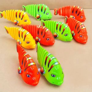 Decorative Objects Figurines Plastic WindUp Wiggle Fish Toys Running Clockwork Classic Toy born Spring for Children 230921