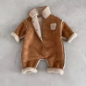 Rompers 7403 Pre-sale Baby Jumpsuit Autumn Winter Retro Suede Thick Lambswool Clothes Thick Warm Climbing Clothes 230927