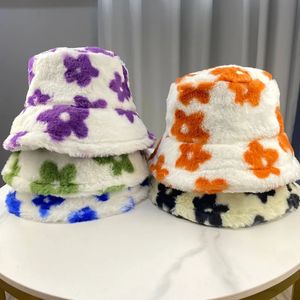 Cappelli a tesa larga secchiello invernale con fiori spessi floreale in peluche berretto da pescatore da donna caldo berretto panama morbido velluto peloso cappello da bacino per donna 230927