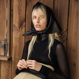 Szaliki projektantka Kobieta Trójkąt szalik czarny bandana mężczyźni unisex faux skórzana chustka chustka ecoleather headscarf szal Wrap 230928