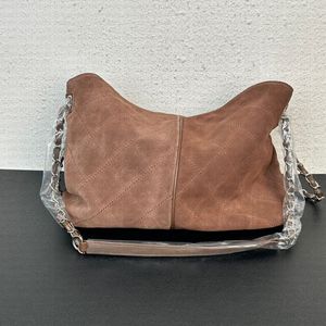 Lyxkvinnor hög kapacitet hobo väska med frostat läder hög kapacitet spegel kvalitet på tyg axelväska designer metallring spänne c väska