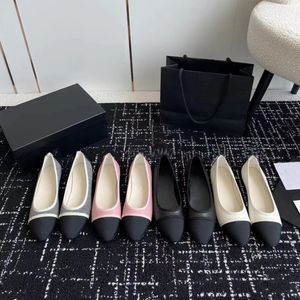 Moda donna Scarpe eleganti per ballerine Fiocco di design Fondo piatto Fascia retrò nero rosa grigio nero Striscia Fibbia di perforazione Tomaia in seta Mocassini in vera pelle per esterni