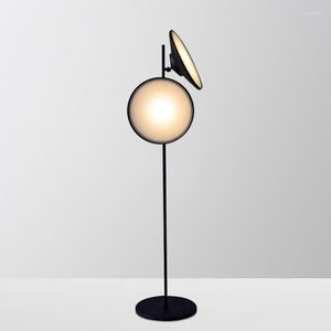 Golvlampor inomhus LED -lampa Ljus modern europeisk retro hörnlykta hyllor belysning modern lamparas paj sovrum dekor