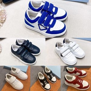 Barn sneakers låg topp småbarn löpskor pojkar flickor ner designer stad avslappnad tränare barn ungdom svart vit röd blå barn löpare sko storlek 26-35 euro