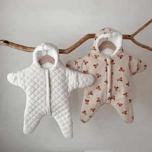 Rompers Winter born Baby Boys Baby Bodysuits Baby Romper cotton Korean Fashion Soft Thickened Long-sleeved Cute Star Bear 230927