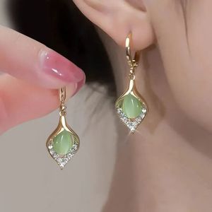 Stud Trend Korean elegant glänsande zirkonörhängen för kvinnor White Green Moonlight Cat Eye Stone Earrings Party Jewelry Gifts 230928