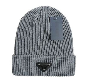 Luksusowe Valuies Projektant Winter Bean Men and Women Mash Mash Design New York Sport Knit Hats Fall Woolen Cap Arizona List Jacquard Unisex Warm Skull Hat A6