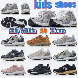 Kids 1906S Koşu Ayakkabı Tasarımcı Toddler Sneakers Gençlik Kız Kız Erkekler Egzersiz Eğitim Ayakkabı Koşucu Siyah Beyaz Blue Spor Eğitmenleri G9BW#