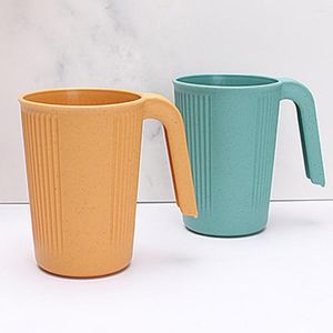 Tumblers dricker Scald Prevention Cup bekvämt hantering av vatten Hållbara obrottsbara koppar med handtag för picknick camping varje dag