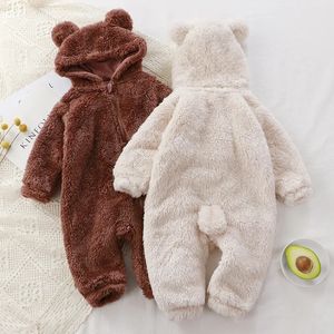 Rompers Winter Warm Baby Romper Coral Fleece Cartoon Bear Hooded Boys Girls Född spädbarn Jumpsuit kläder mjuka pyjama overaller 230927