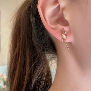 Moda de luxo anéis de orelha das mulheres charme designer jóias brincos de ouro studs hipoalergênico amarrar um nó galvanoplastia de cobre fashion203a