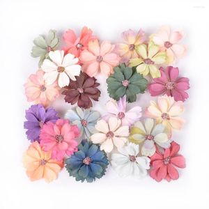 Dekorativa blommor 30/50 st 4,5 cm Silk Daisy Artificial For Home Wedding Decor Diy Wreath Gift Box Scrapbook Wall Fake Flear