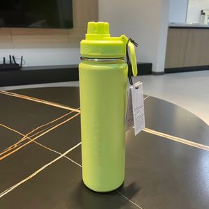 LL Logo Designer Thermos in acciaio inossidabile: Bottiglie d'acqua Tazza termica da 710 ml Bottiglia sportiva per yoga all'aperto a tenuta stagna in acciaio inossidabile con vuoto puro