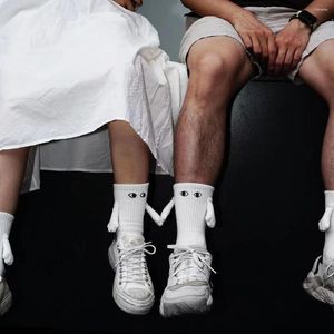 Мужские носки 1 шт. модные забавные креативные магнитные притягивающие руки черные, белые мультяшные глаза милые пары 1 пара клубные знаменитости Ins