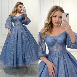 Marineblaues Glitzer-Abschlussballkleid mit Ärmeln, A-Linie, schulterfreies Abendkleid, Rüschen, knöchellang, formelles langes Partykleid für besondere Anlässe