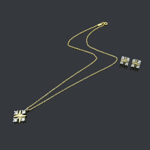 T Letter Designer Jewelry Set Womens Stud Earrings Iced Out Pendant Gold Necklace