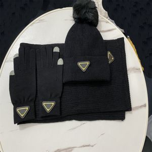 2023 Luxury Designer Scarf Hat Glove Set Women's Winter Hat Scarf Set Warm Knit Hat Winter Outdoor Fashion Shawl Scarf Hat