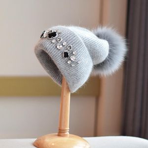 Womans Hat Högkvalitativ vinterhatt Luxury Fox Fur Pompom Hats Beanie Högkvalitativ Girls Women Bonnet Man Hat Designer Caps 4 Färger