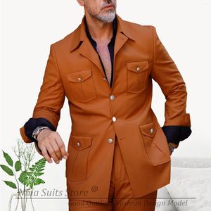 Herrdräkter GN 2023 Formella män passar Africa Style Burt Orange Costume Mariage Homme Silver Button Plead Patch Pockets Blazer Slim Pants